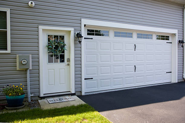 24/7 Emergency Garage Door Panel Replacement experts in Vinton County County, OH